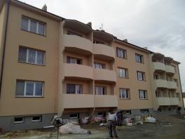 Rekonstrukce bytového domu v Červených Janovicích